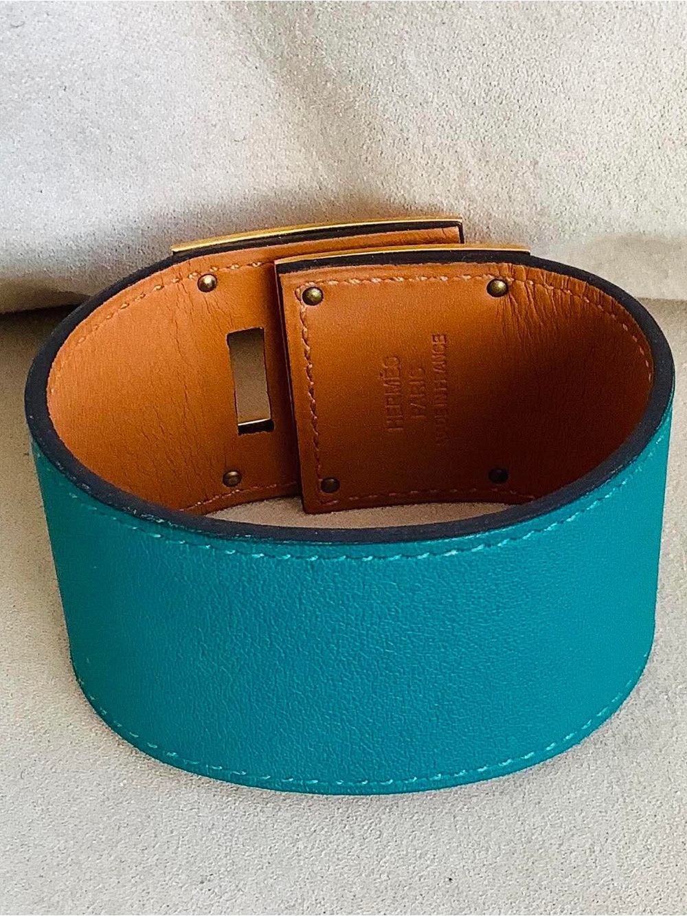 Hermes Turquoise Leather DOG Bracelet with Gold Hardware - Picture 14 of 16